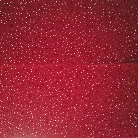 Red velvet gown with light catching sparkles - Picture 3 of 3